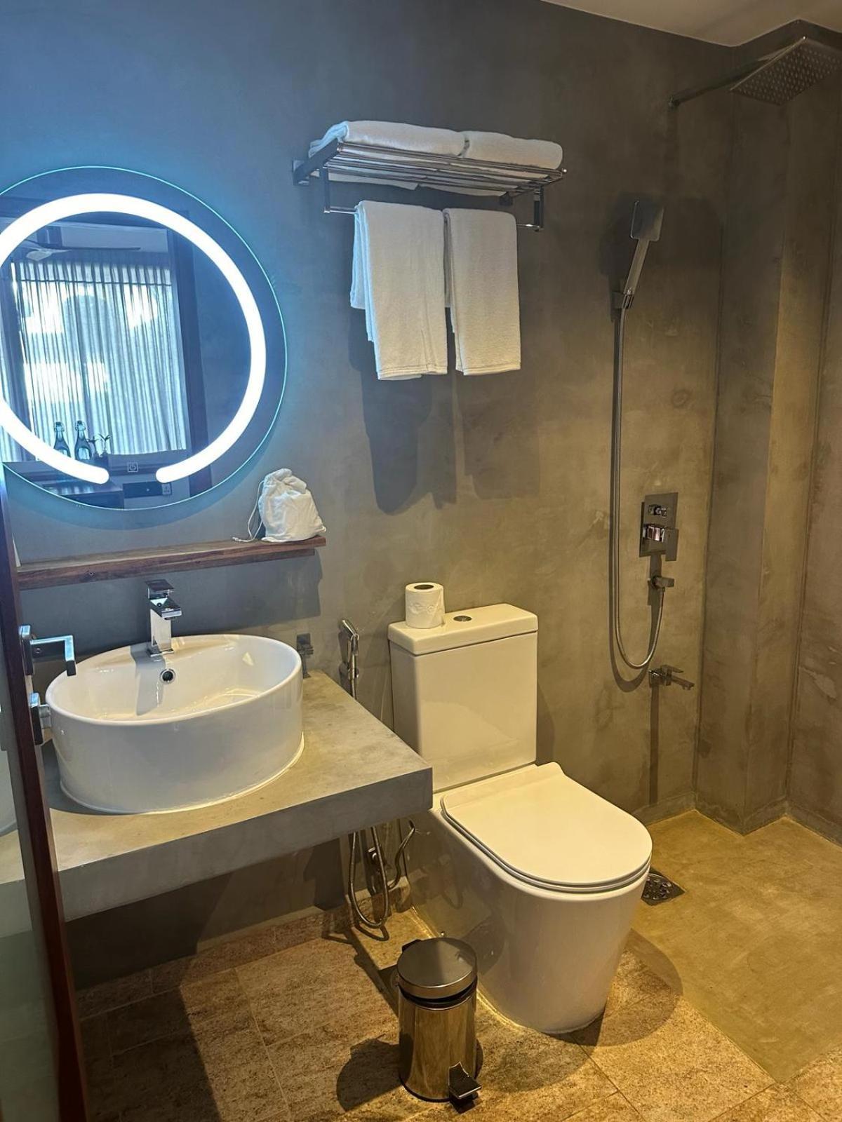 Bk Beach Boutique Hotel - Хиккадува Экстерьер фото