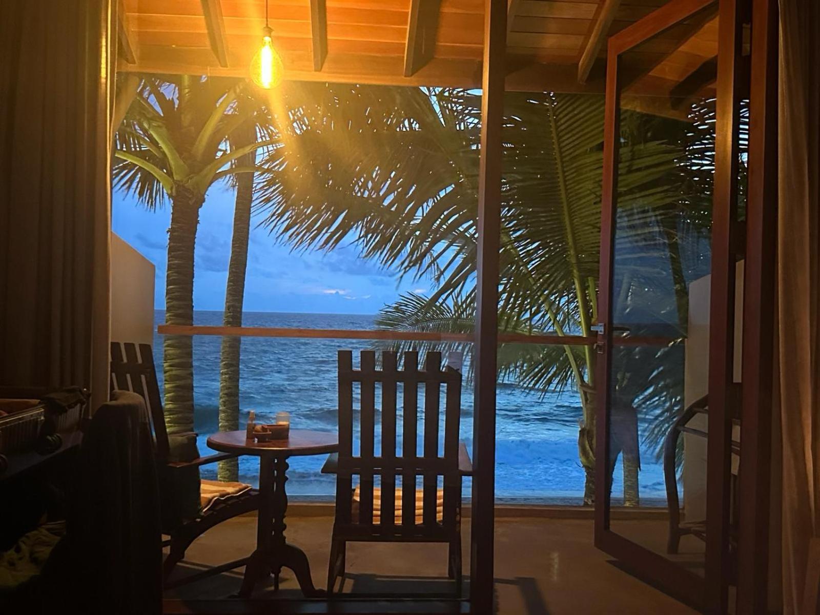 Bk Beach Boutique Hotel - Хиккадува Экстерьер фото