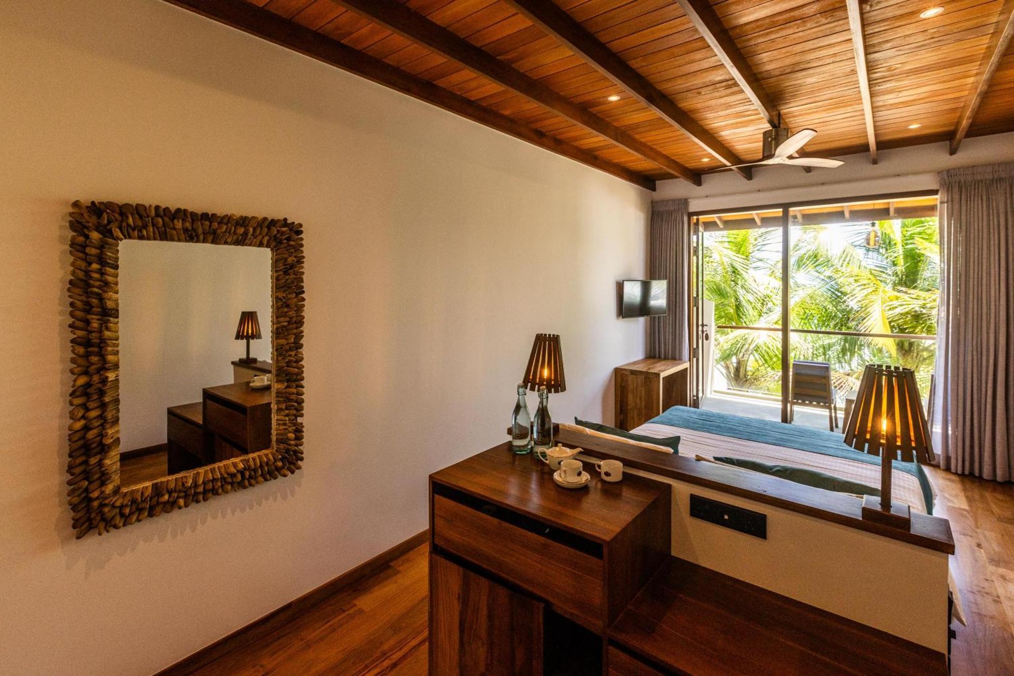 Bk Beach Boutique Hotel - Хиккадува Экстерьер фото